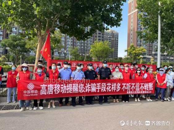 家长们考场外花样整活案例研究